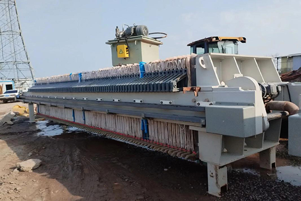 Sludge filter press